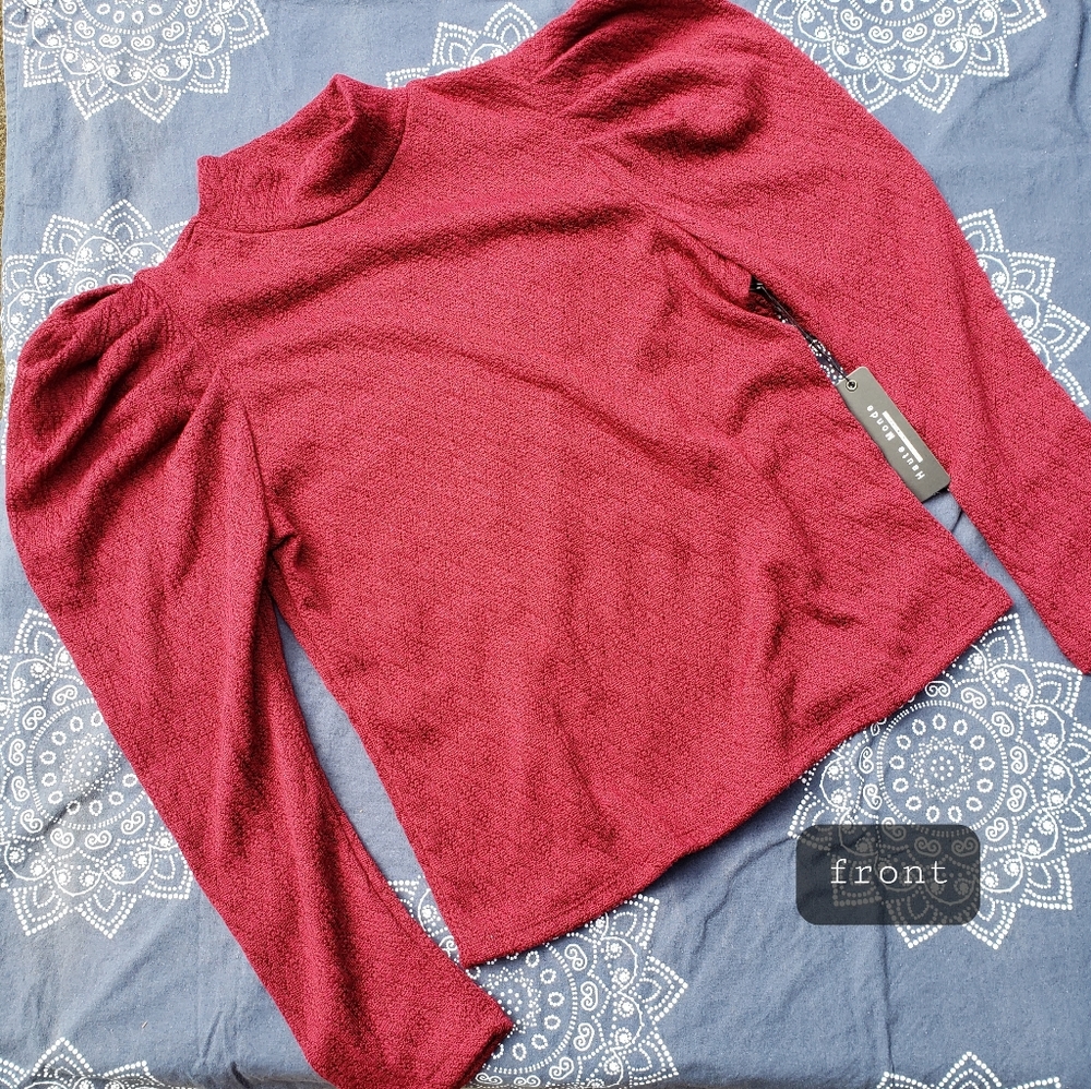 NWT Puffed long sleeve knit top